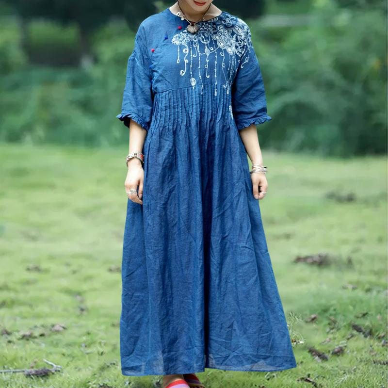 Robe Faite À La Main En Coton Et En Lin Bleu Teint En Batik