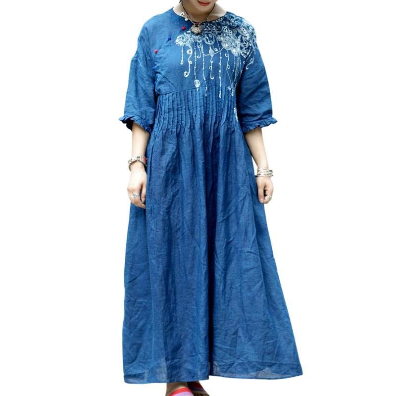 Robe Faite À La Main En Coton Et En Lin Bleu Teint En Batik