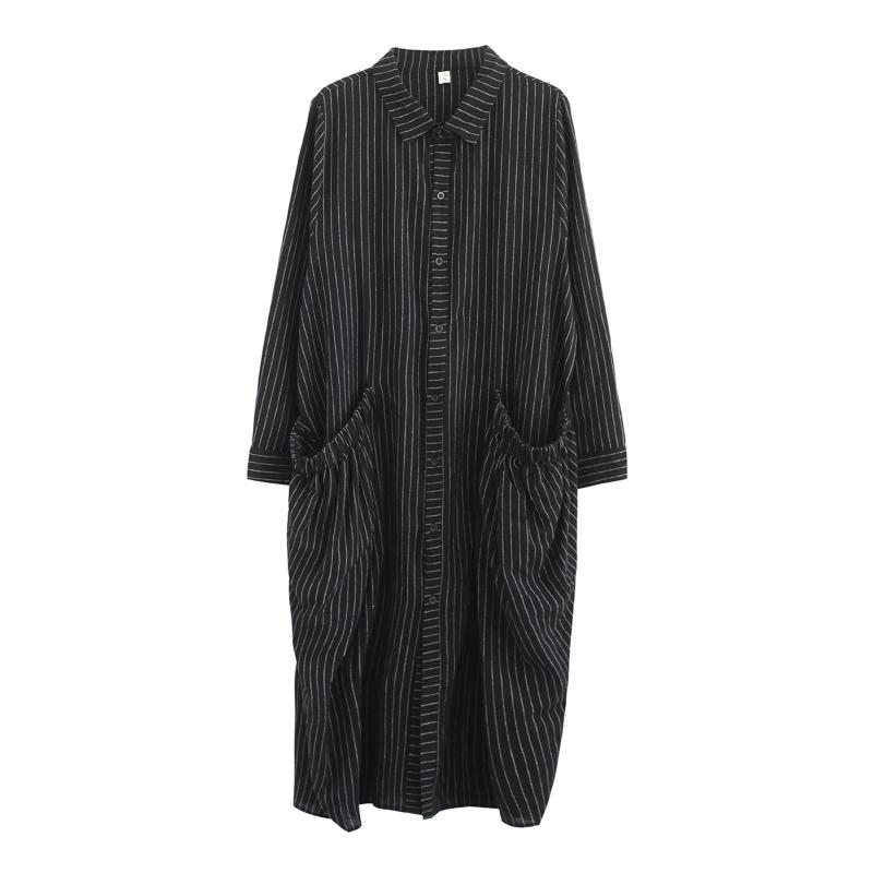 Robe Noire À Rayures Et Grandes Poches