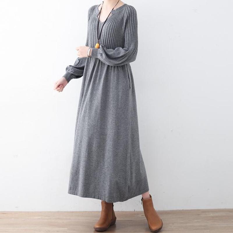 Robe Pull En Tricot À Col En V Gris Littéraire D'automne