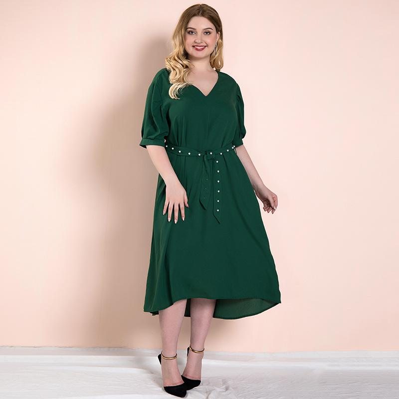 Robe Verte Sur Le Genou