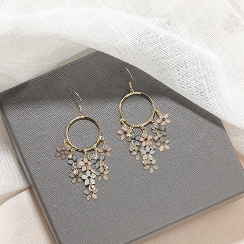 Boucles D'oreilles Pendantes Avec Fleurs En Métal