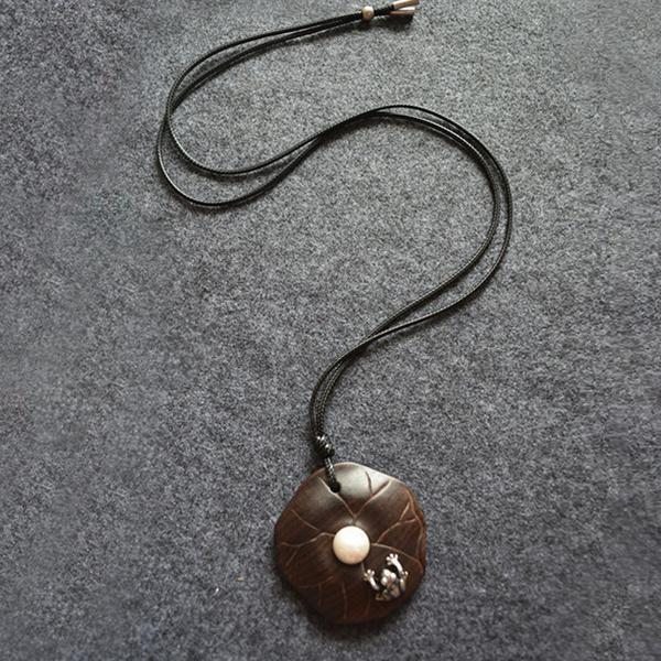 Collier Grenouille Femme Corde En Cire Ebène