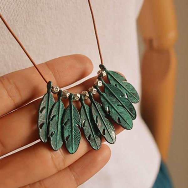 Collier Pendentif Ethnique Plume Verte