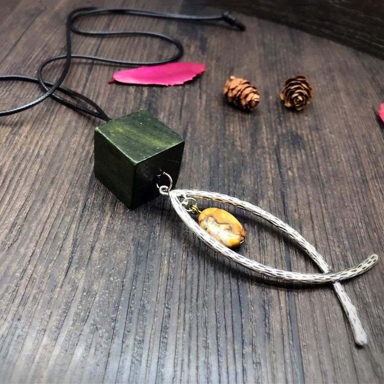 Cube Bois Collier Chaîne De Vêtements