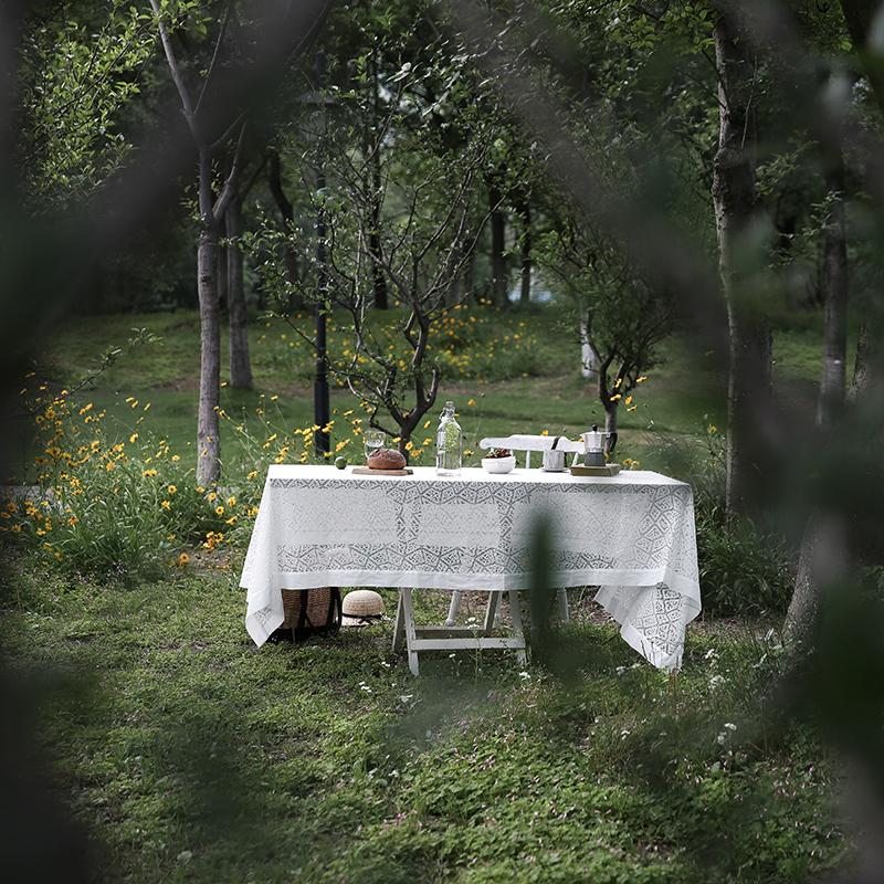 Nappe Dentelle Brodée Fermette Blanc